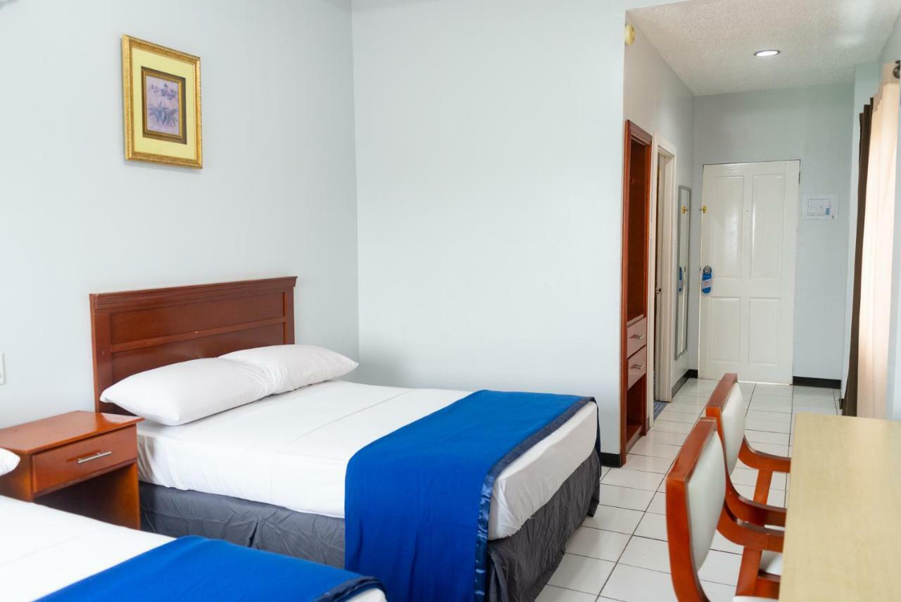 Status Hotel Georgetown Kültér fotó